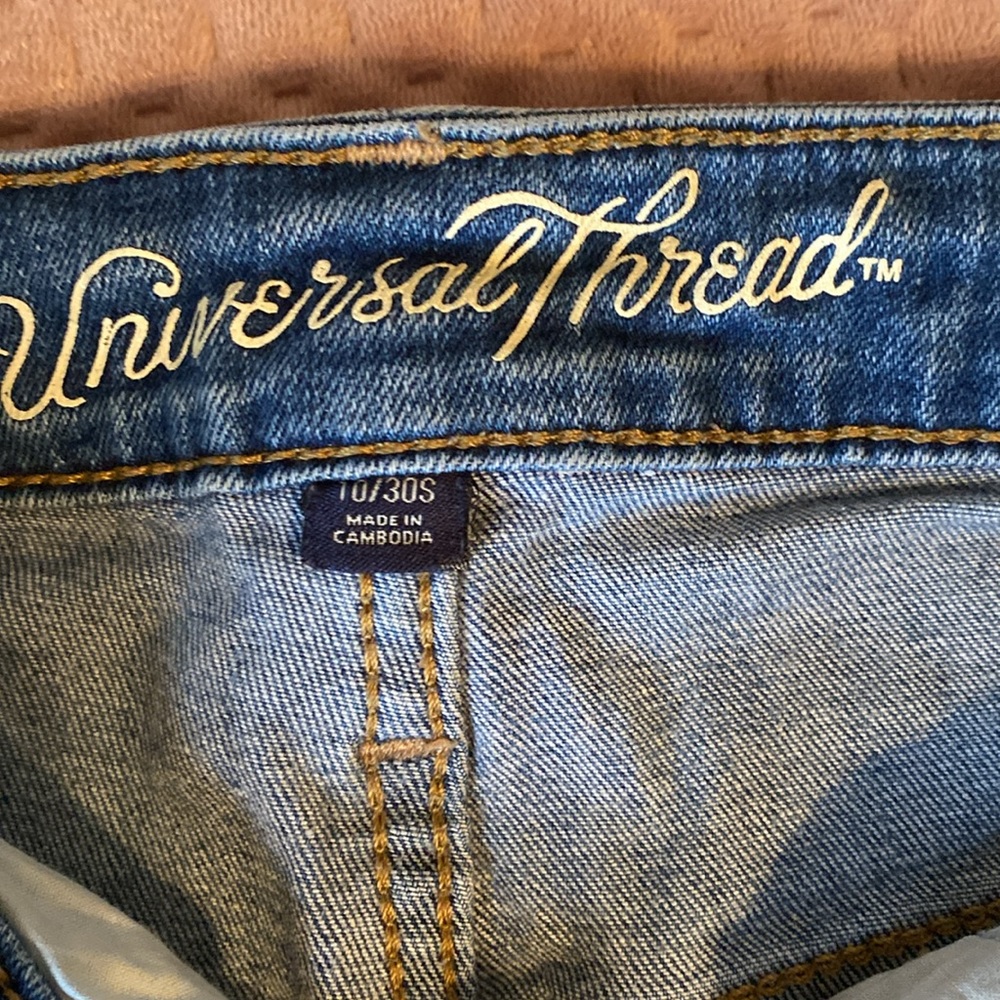 Women’s size 10 short jeans - Picture 3 of 3